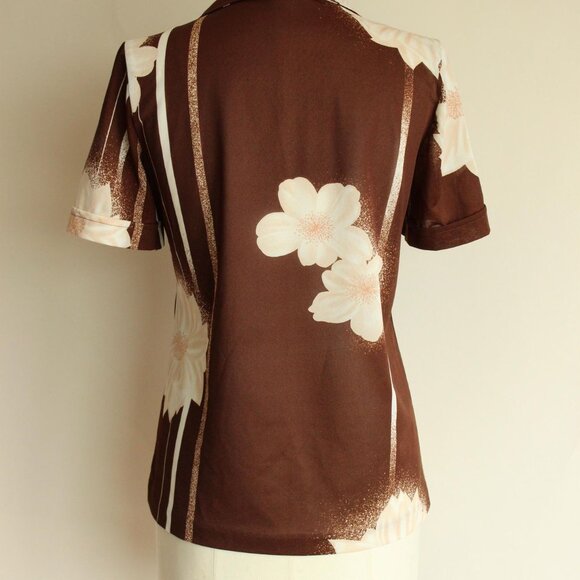 Vintage 1970s Blouse, Brown and White Floral Print Nylon Short Sleeved Shirt - Picture 10 of 10